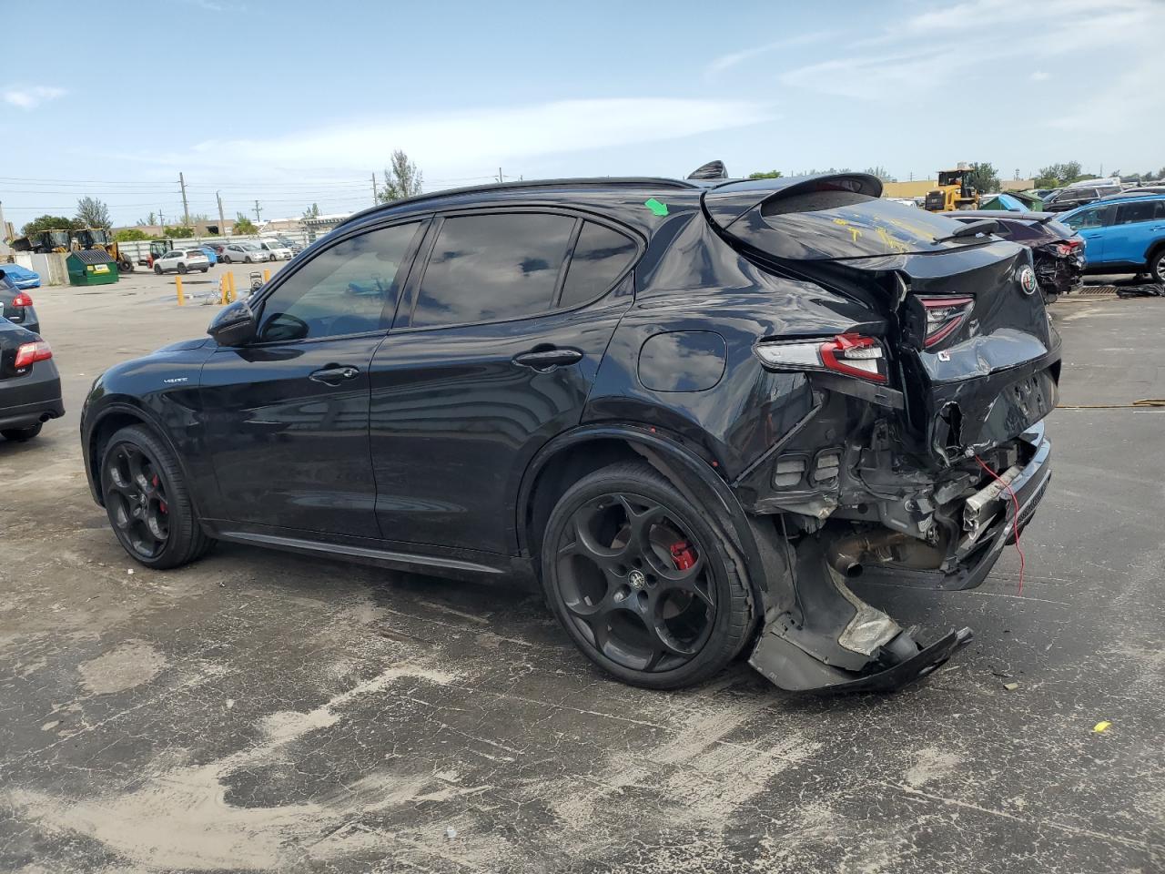 2022 Alfa Romeo Stelvio Ti - Image 2