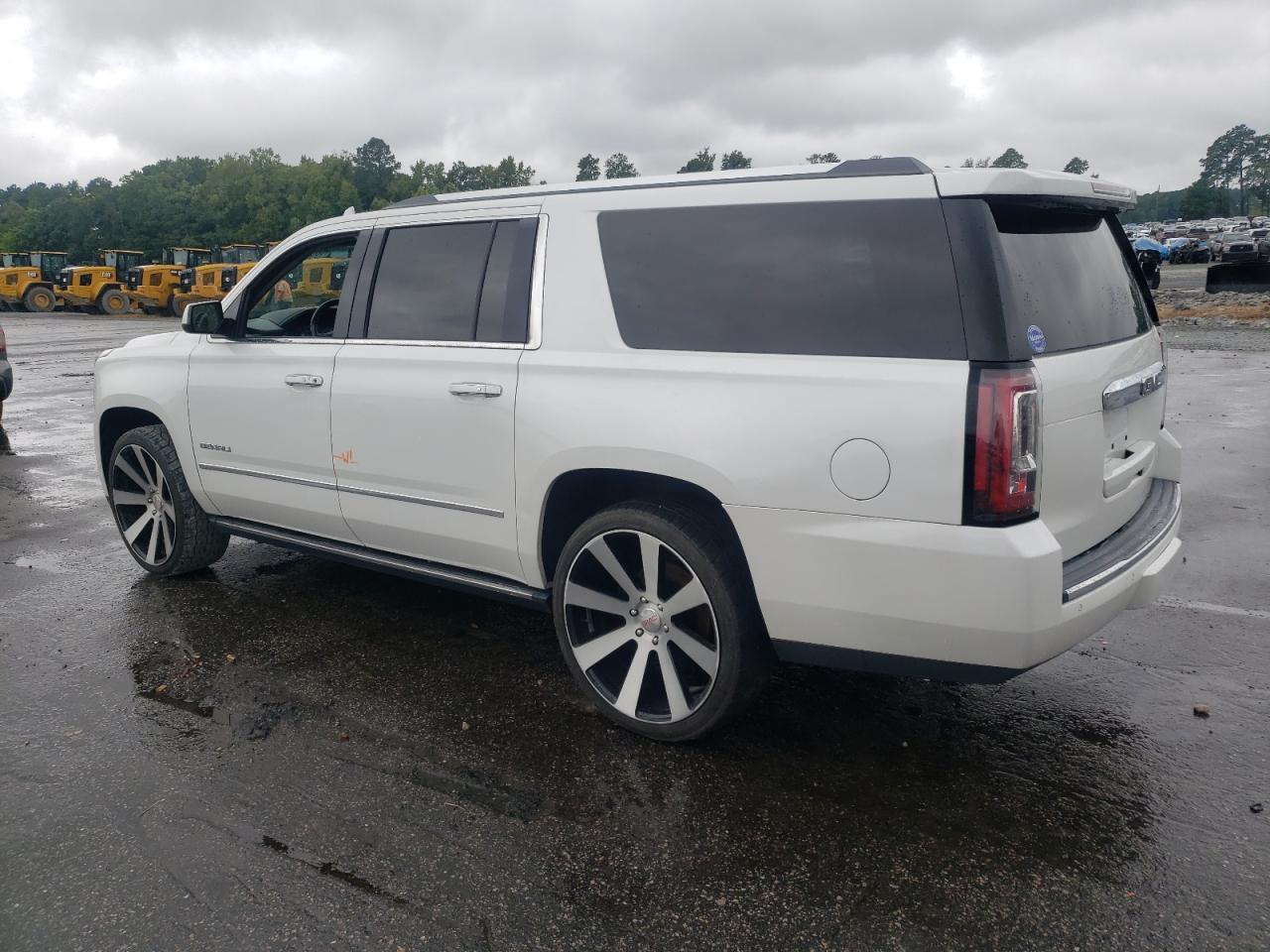 2018 GMC Yukon Xl Denali - Image 2