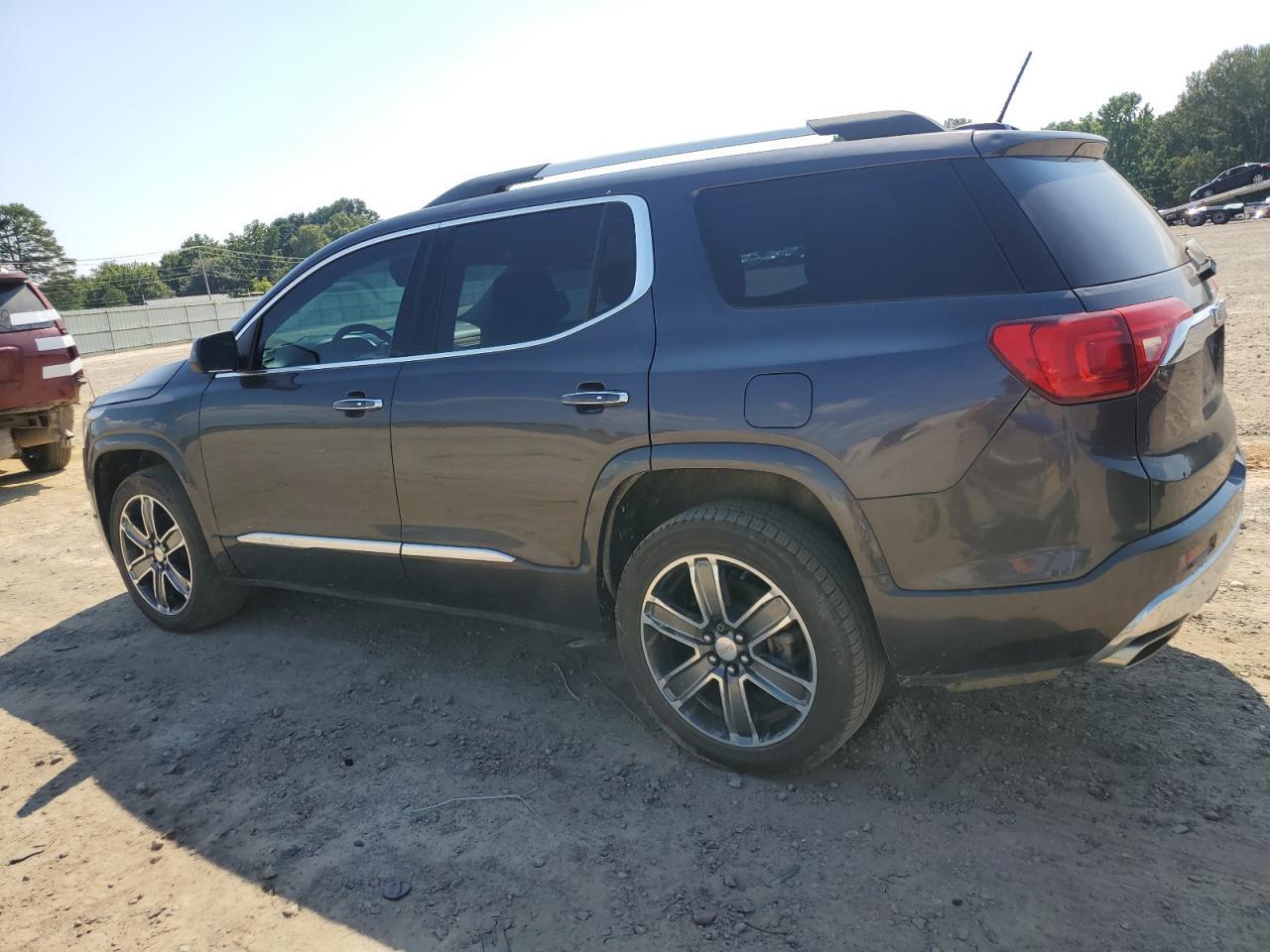 2017 GMC Acadia Denali - Фото 2