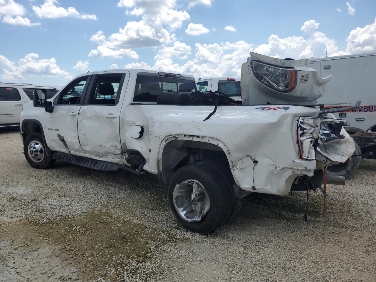 2022 Chevrolet Silverado K3500 Lt - Image 2