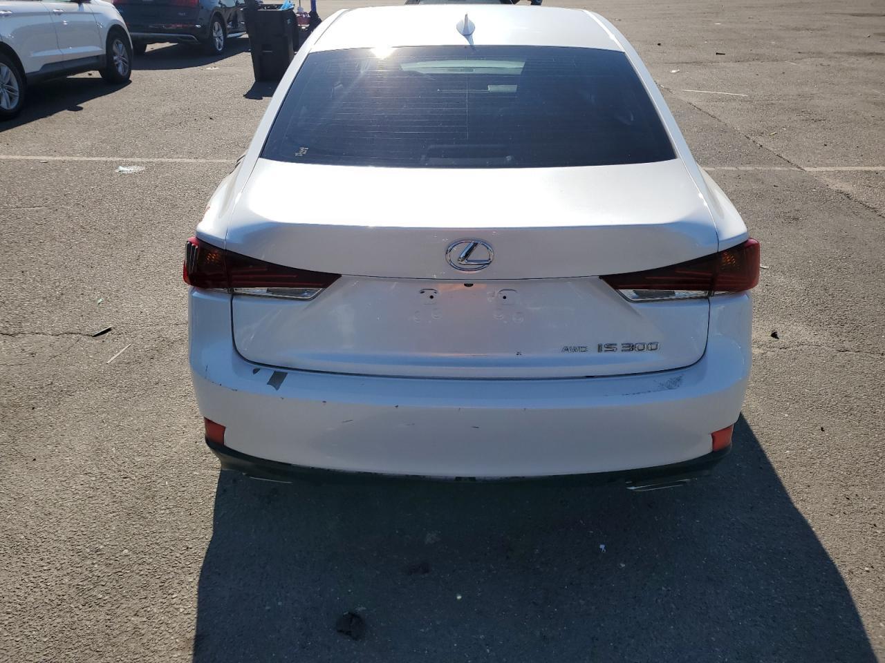 2017 Lexus Is 300 - Фото 6