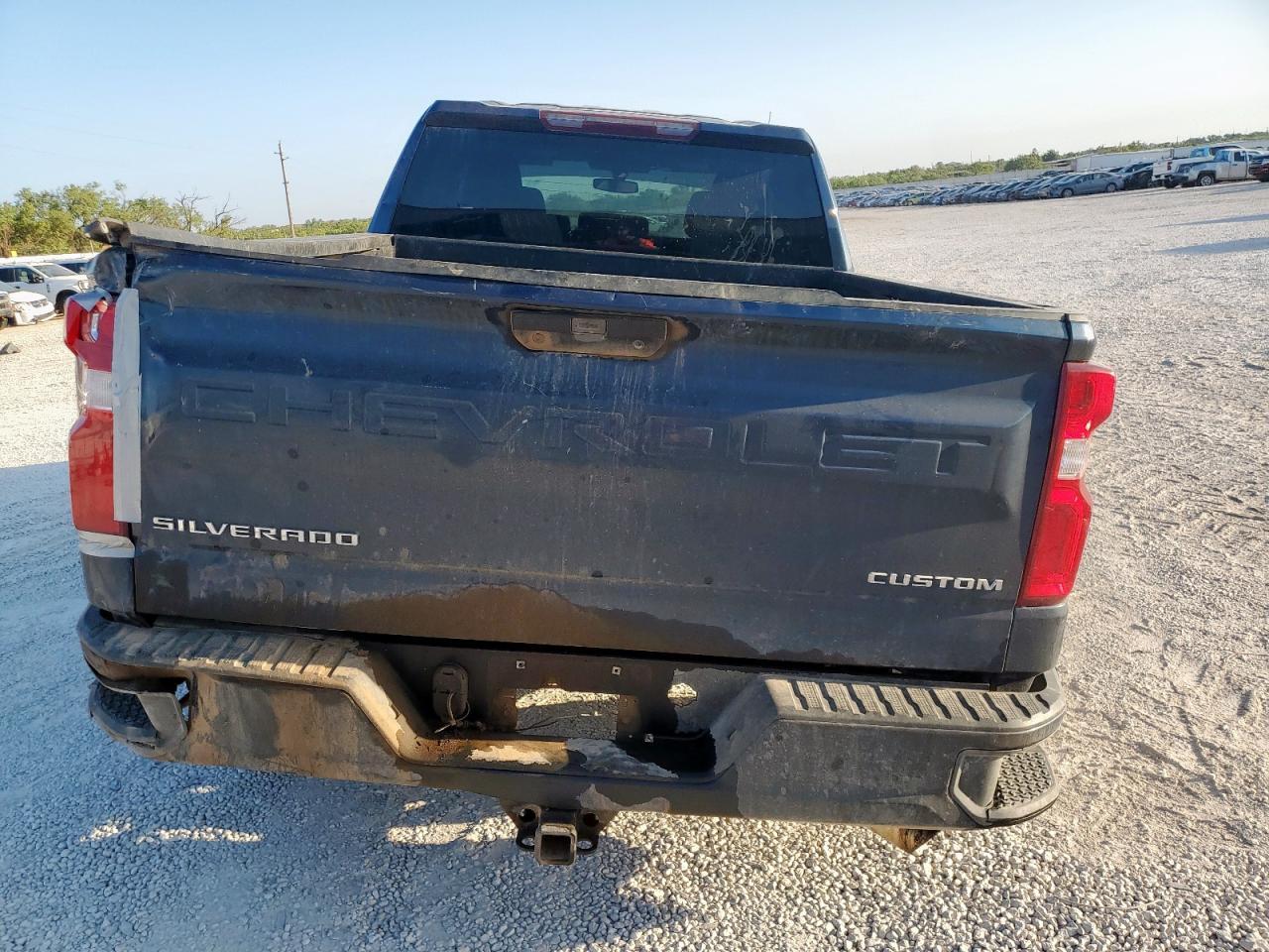 2020 Chevrolet Silverado K1500 Custom - Фото 6