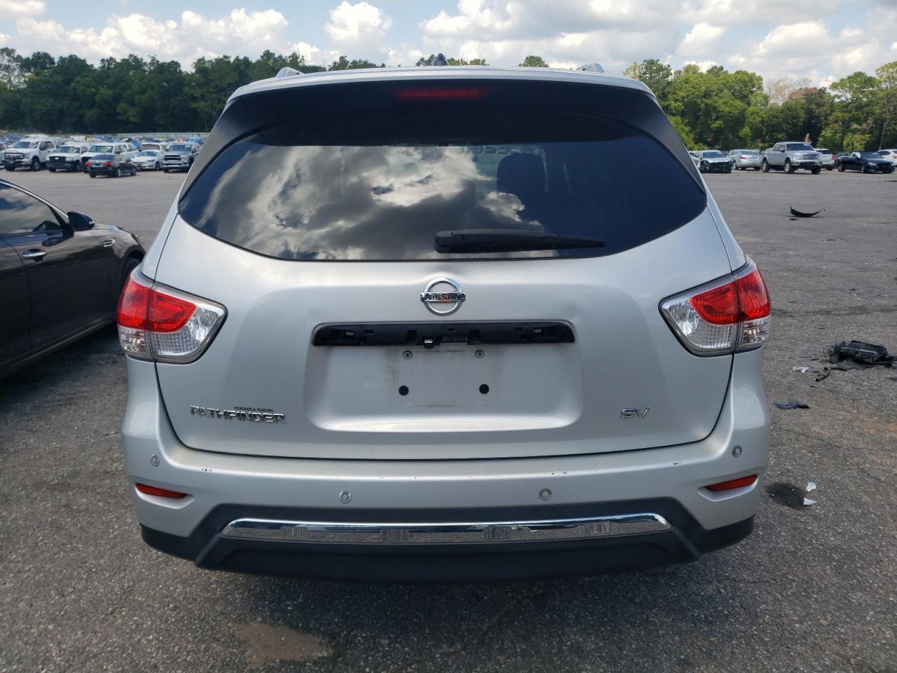 2015 Nissan Pathfinder S - Фото 6