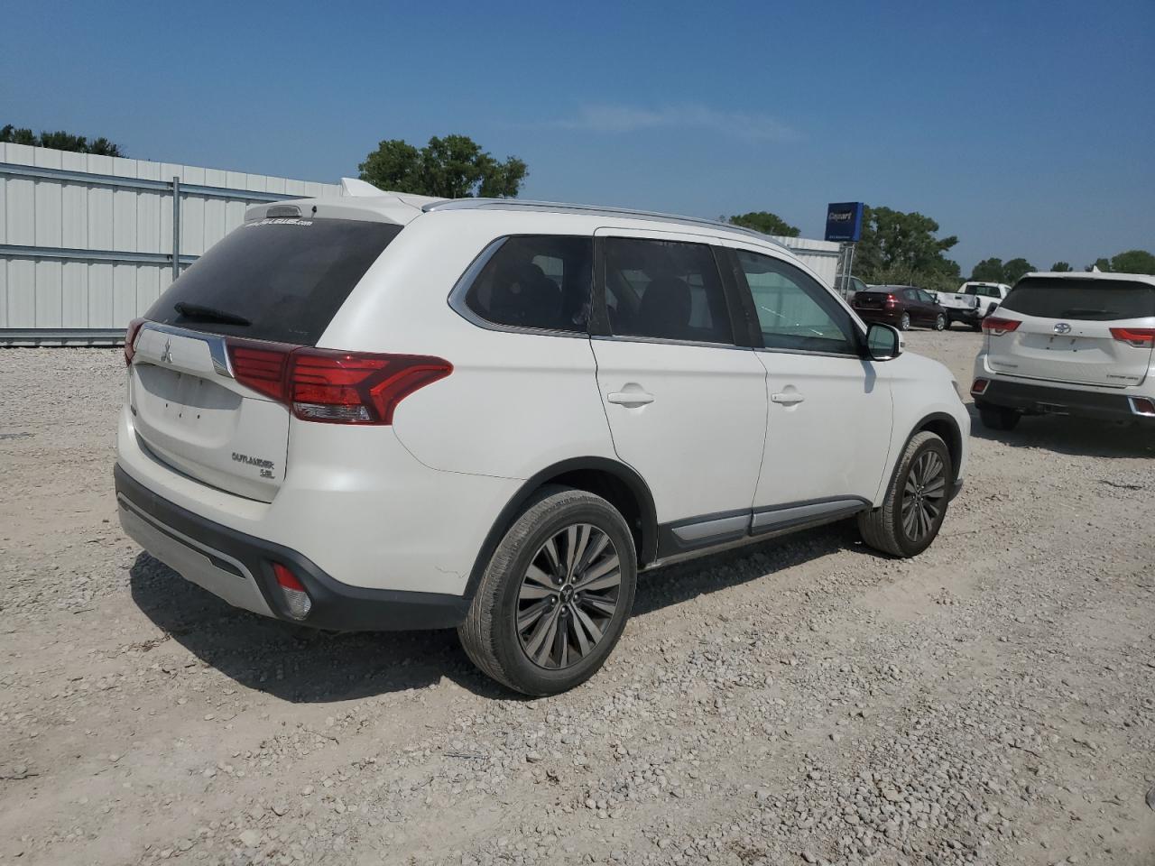 2019 Mitsubishi Outlander Se - Фото 3