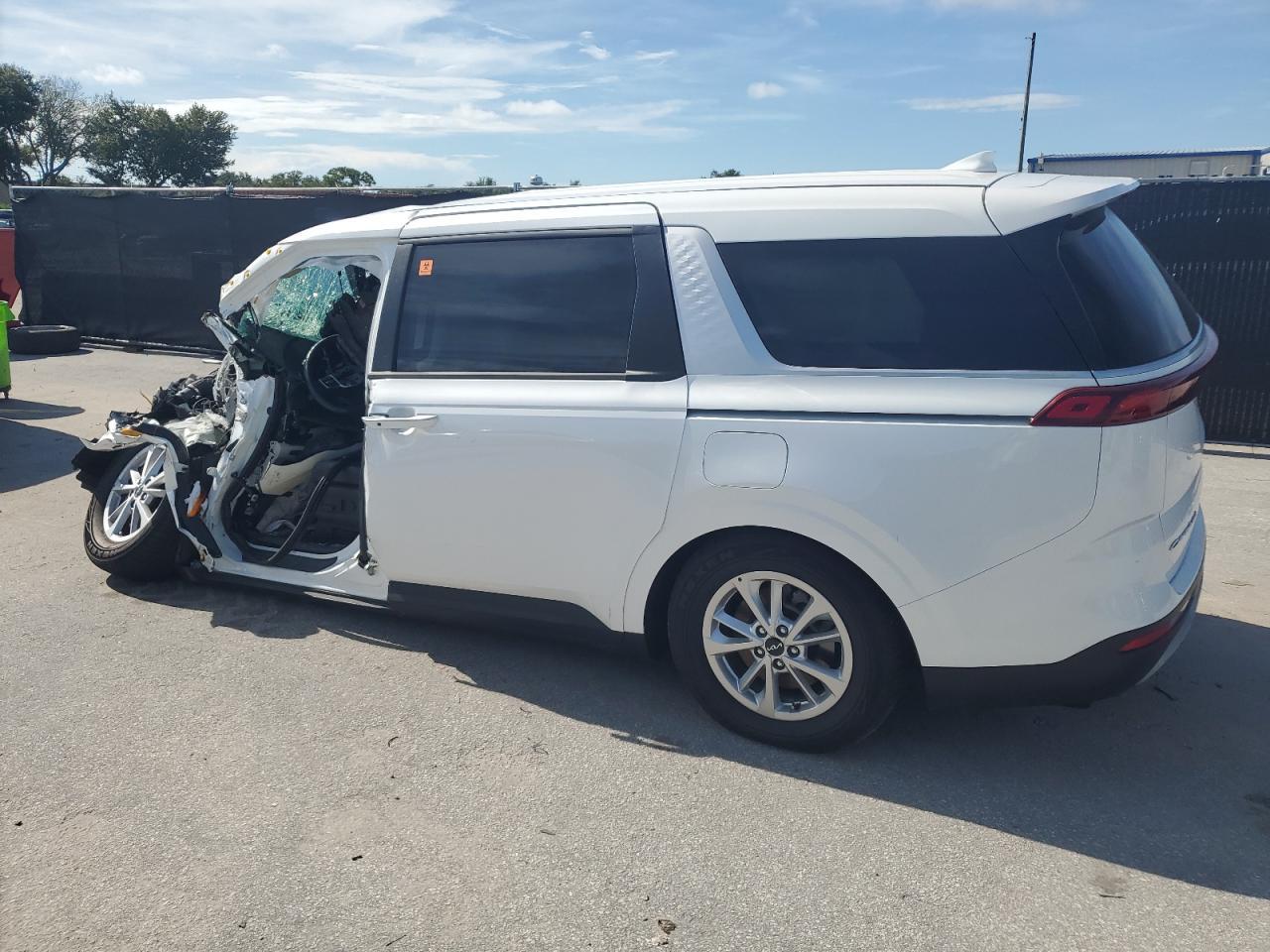 2022 Kia Carnival Lx - Фото 2