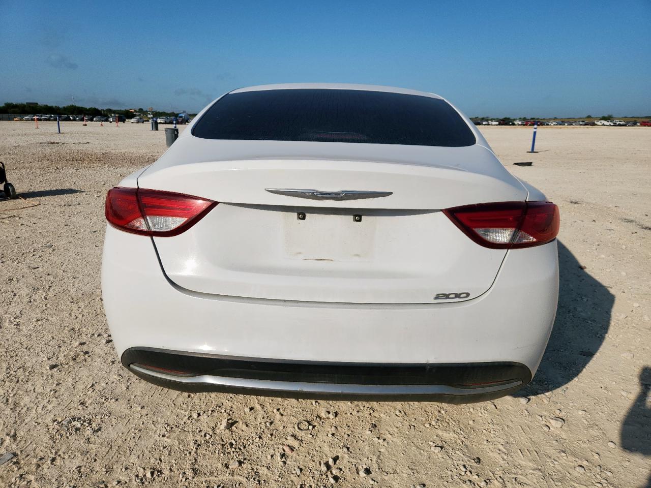 2015 Chrysler 200 Limited - Image 6