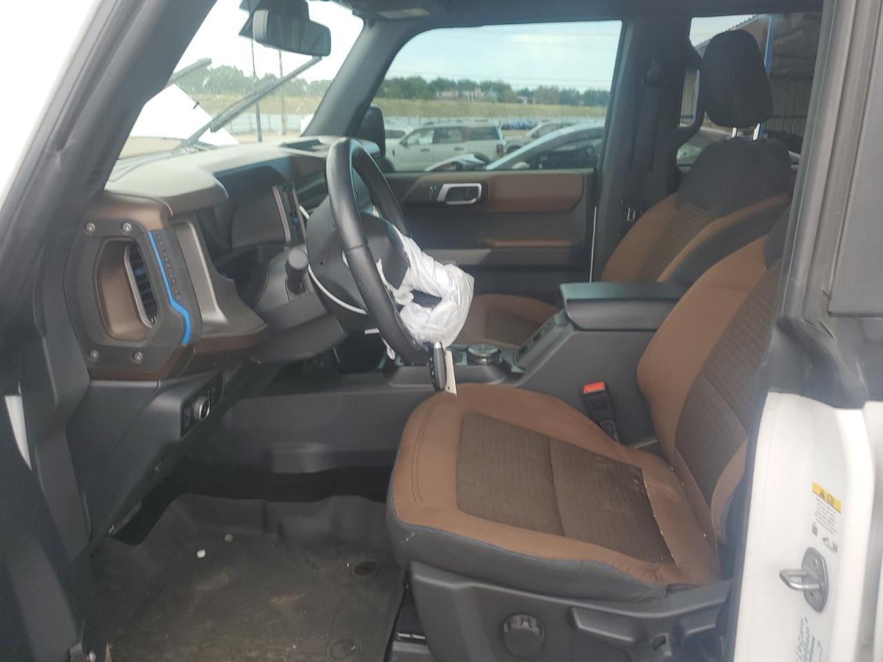 2023 Ford Bronco Base - Image 7