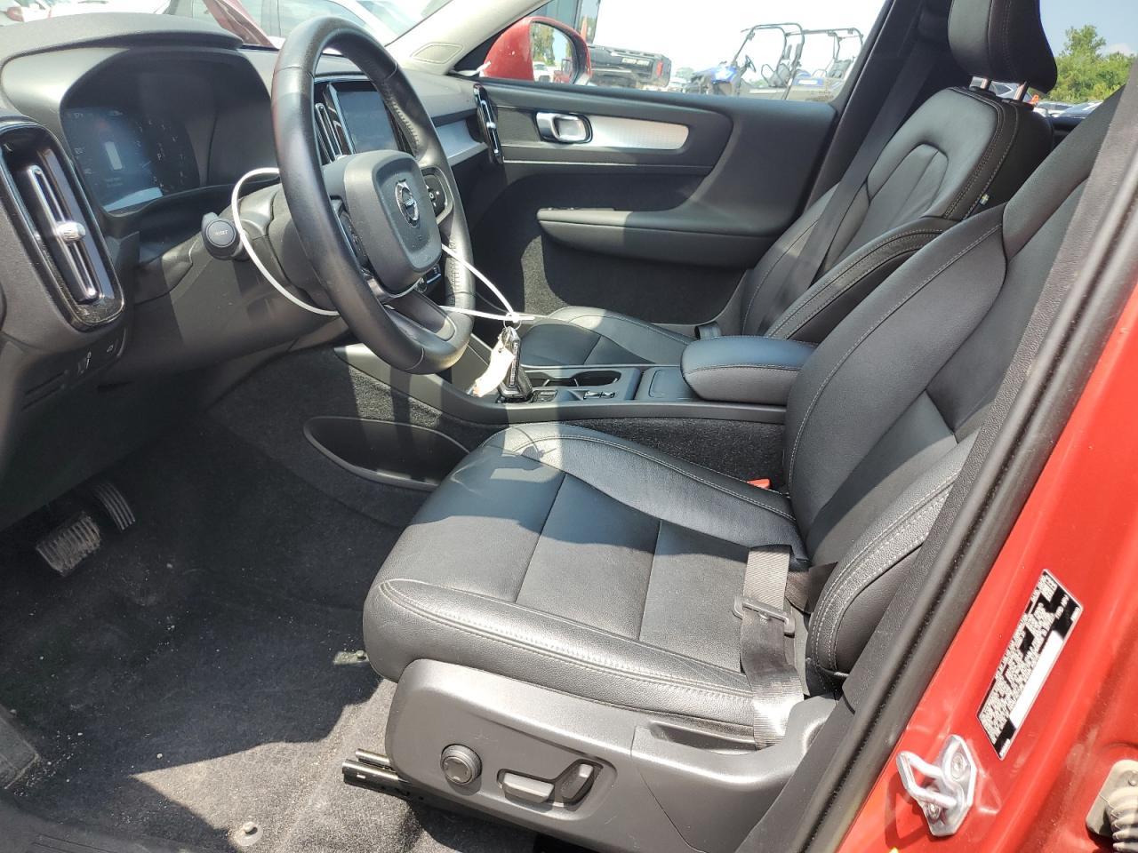 2020 Volvo Xc40 T5 Momentum - Image 7