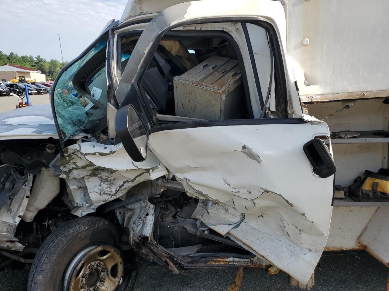 2003 Chevrolet Express G3500 - Image 7