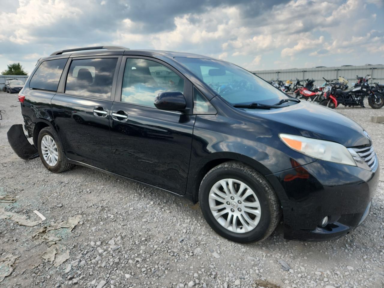 2015 Toyota Sienna Xle - Фото 4