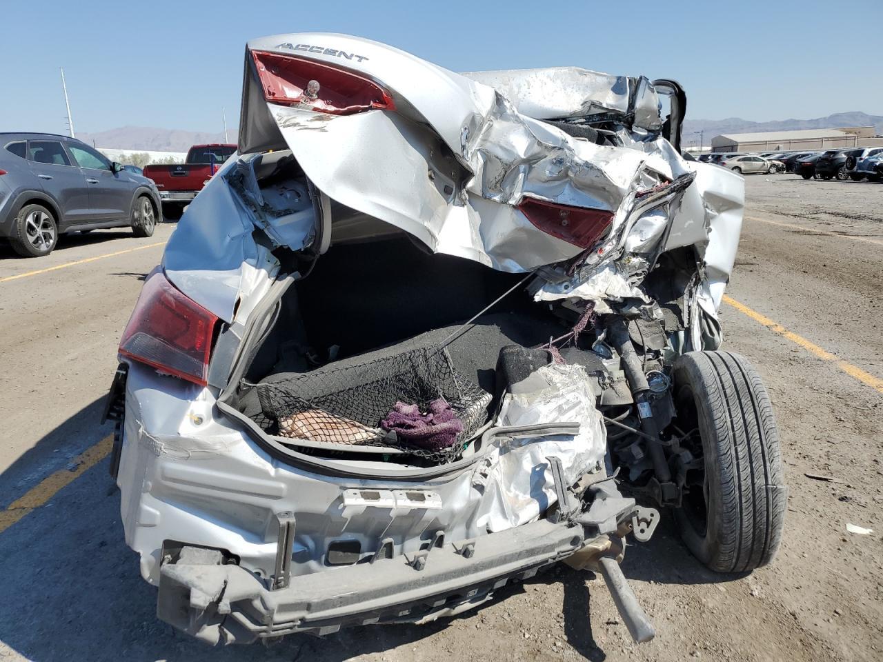 2020 Hyundai Accent Se - Фото 6