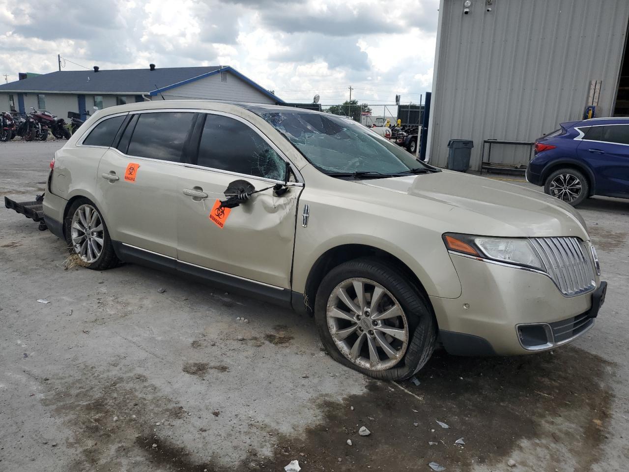 2011 Lincoln Mkt - Image 4