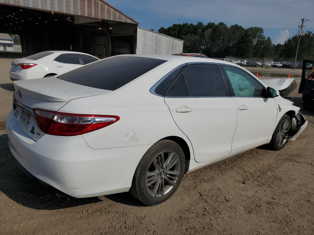 2015 Toyota Camry Le - Фото 3