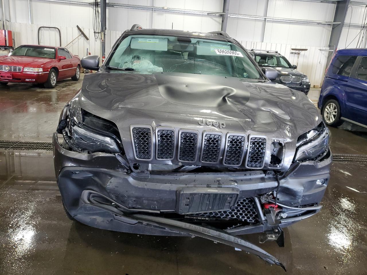 2019 Jeep Cherokee Trailhawk - Image 5