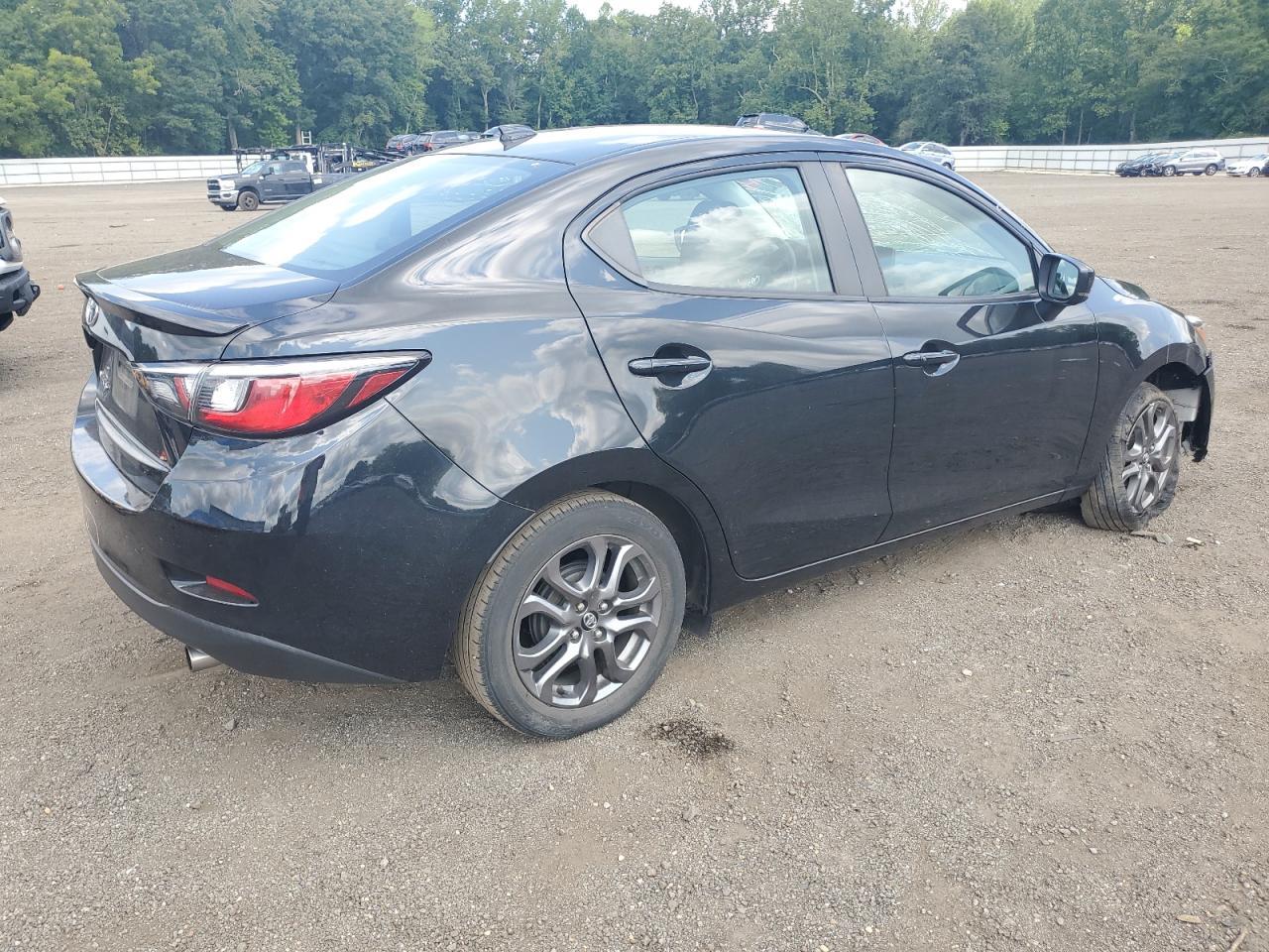 2019 Toyota Yaris L - Фото 3