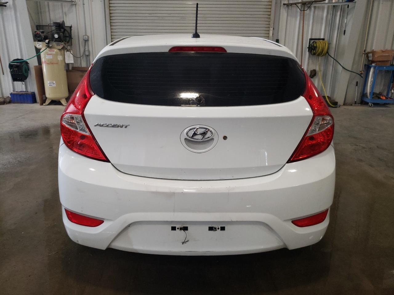 2016 Hyundai Accent Se - Фото 6