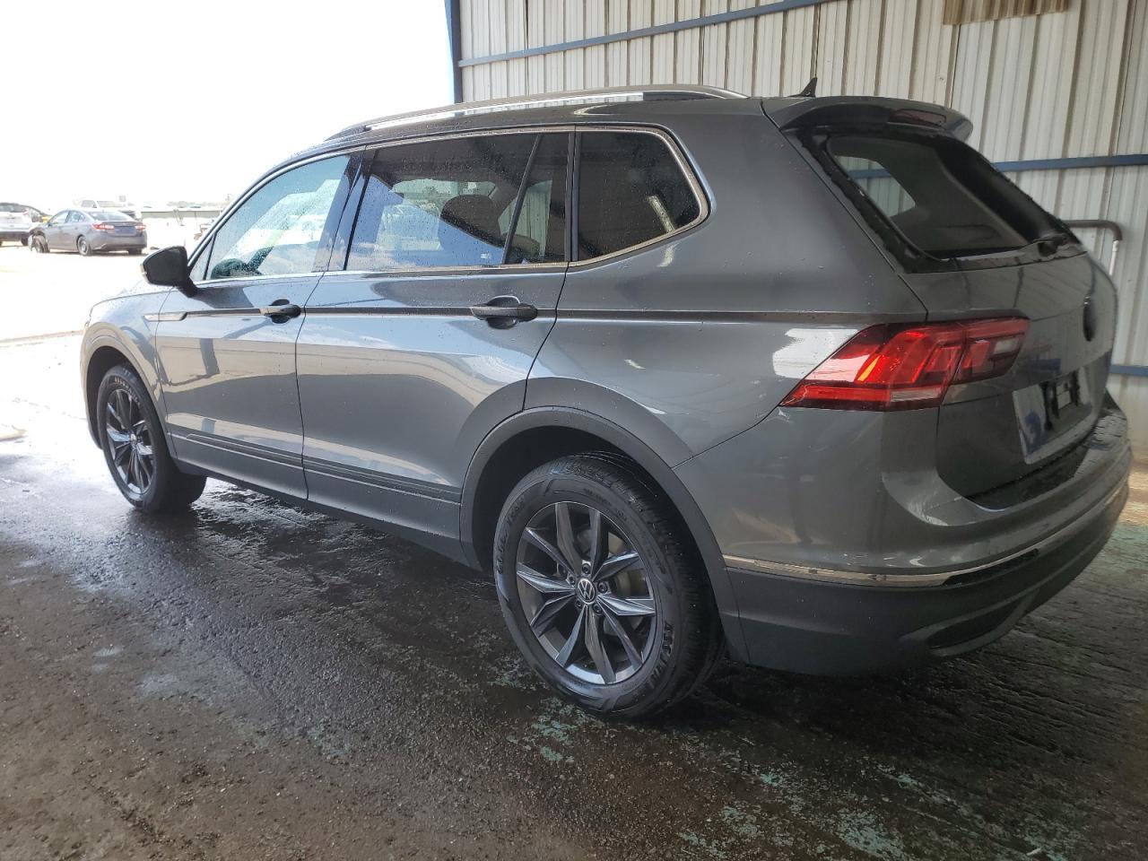 2022 Volkswagen Tiguan Se - Image 2