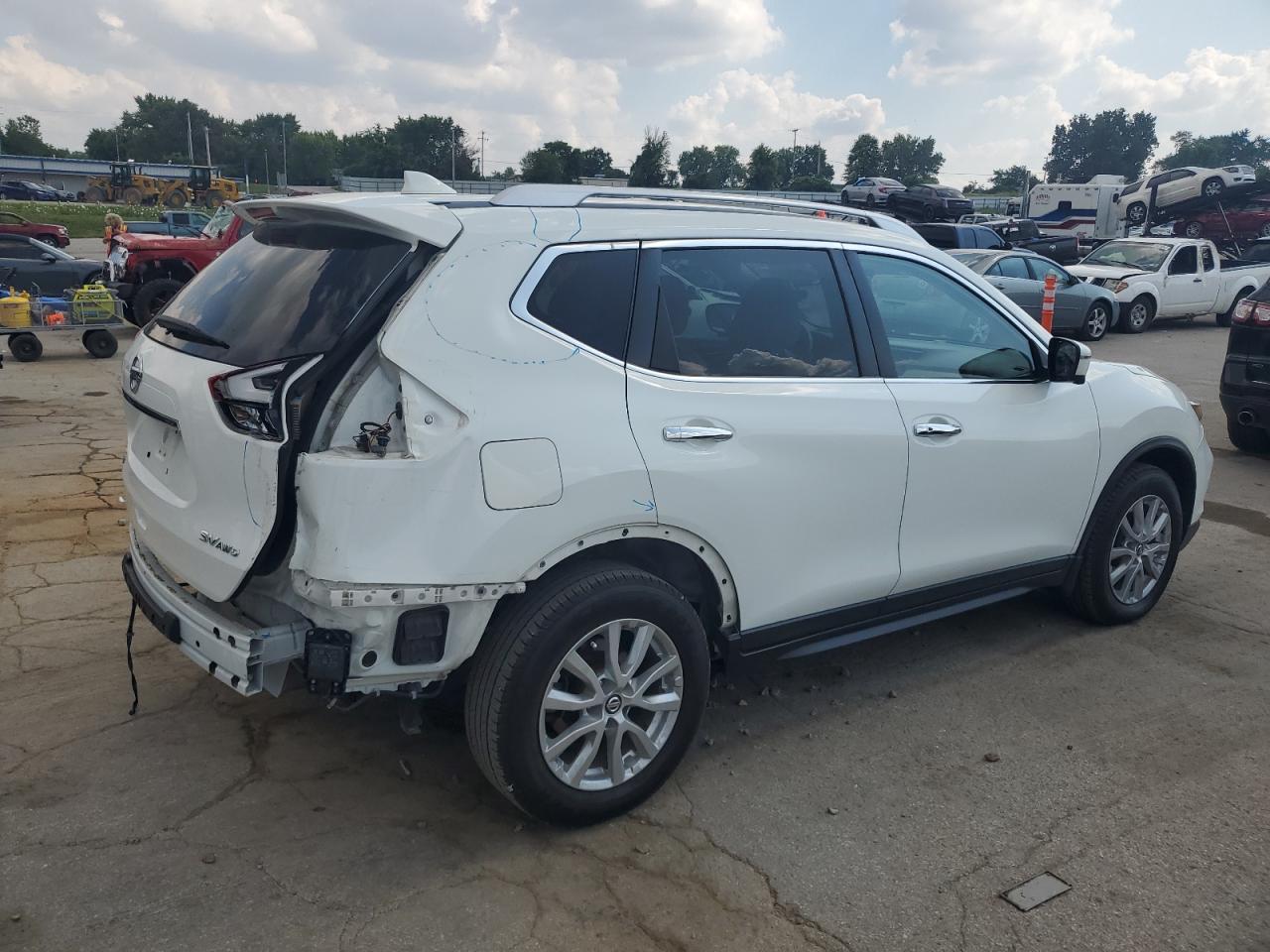 2017 Nissan Rogue S - Image 3