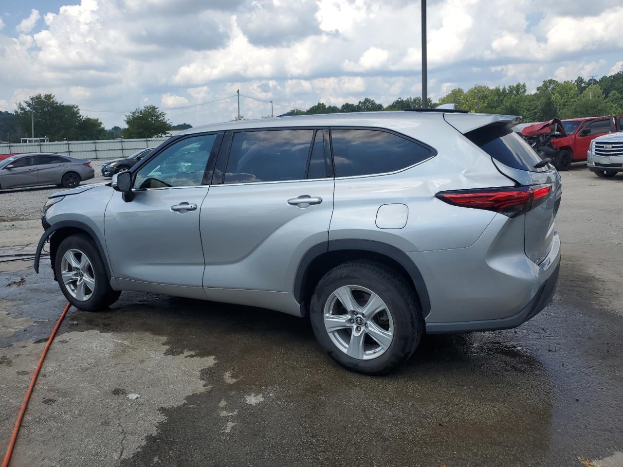2021 Toyota Highlander L - Фото 2