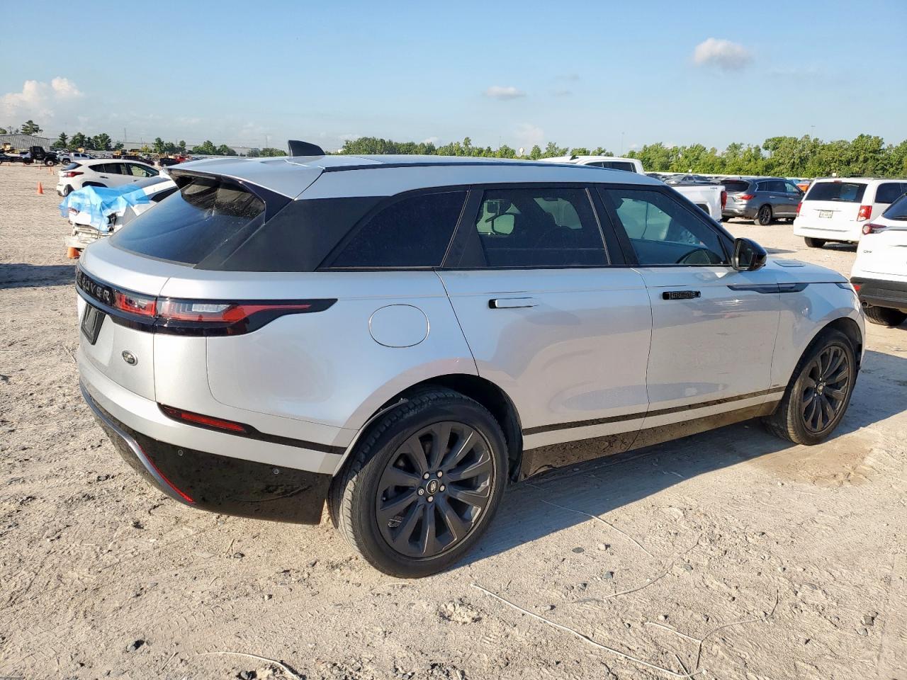 2018 Land Rover Range Rover Velar R-Dynamic Se - Image 3