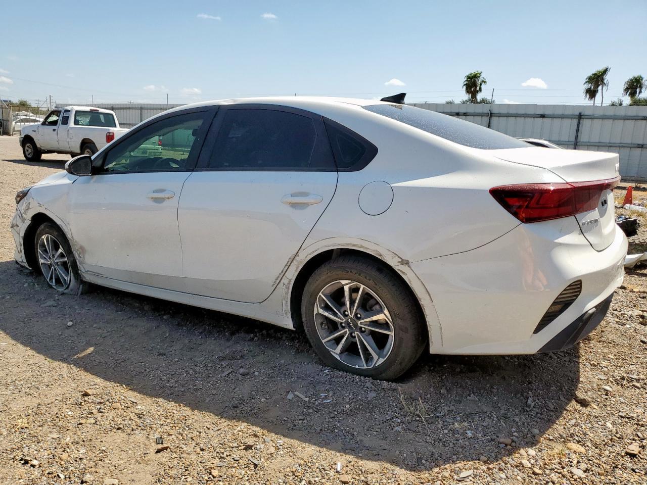 2024 Kia Forte Lx - Фото 2