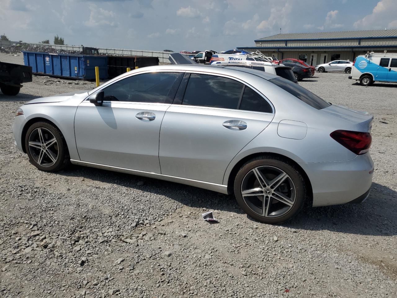 2022 Mercedes-Benz A 220 - Фото 2
