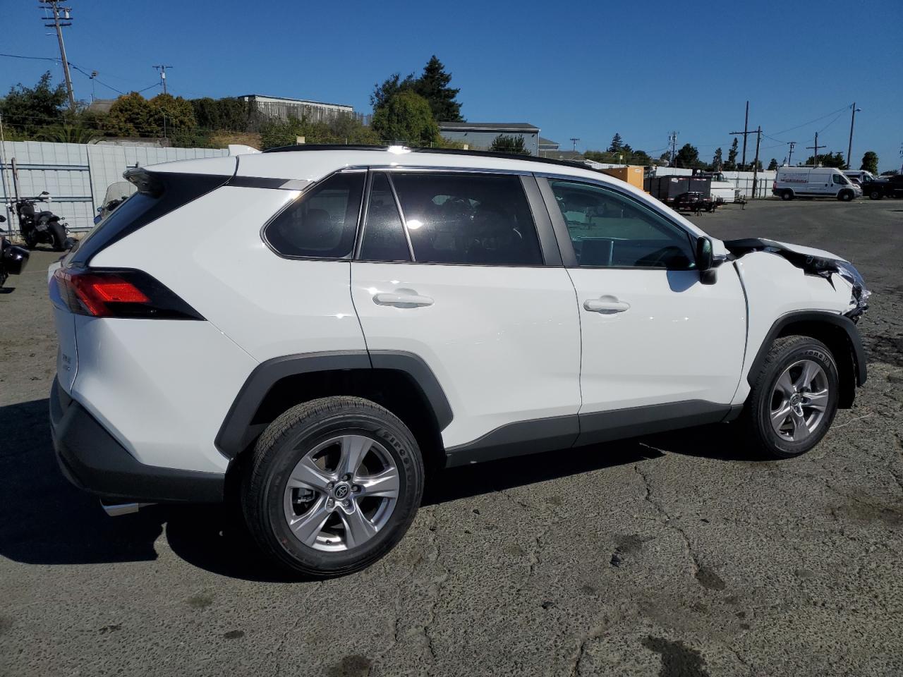 2025 Toyota Rav4 Xle - Фото 3