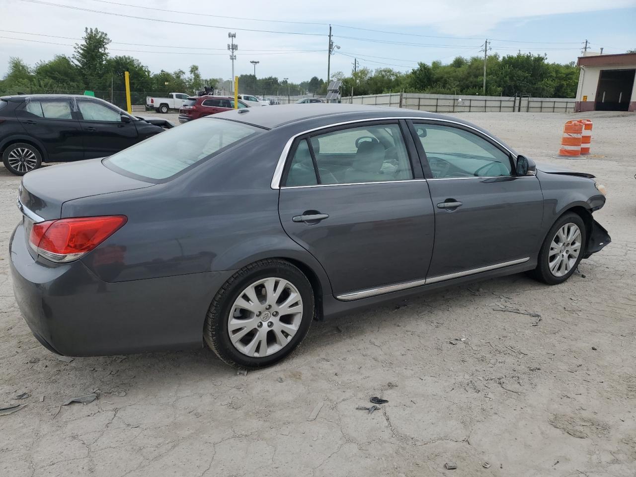 2012 Toyota Avalon Base - Image 3