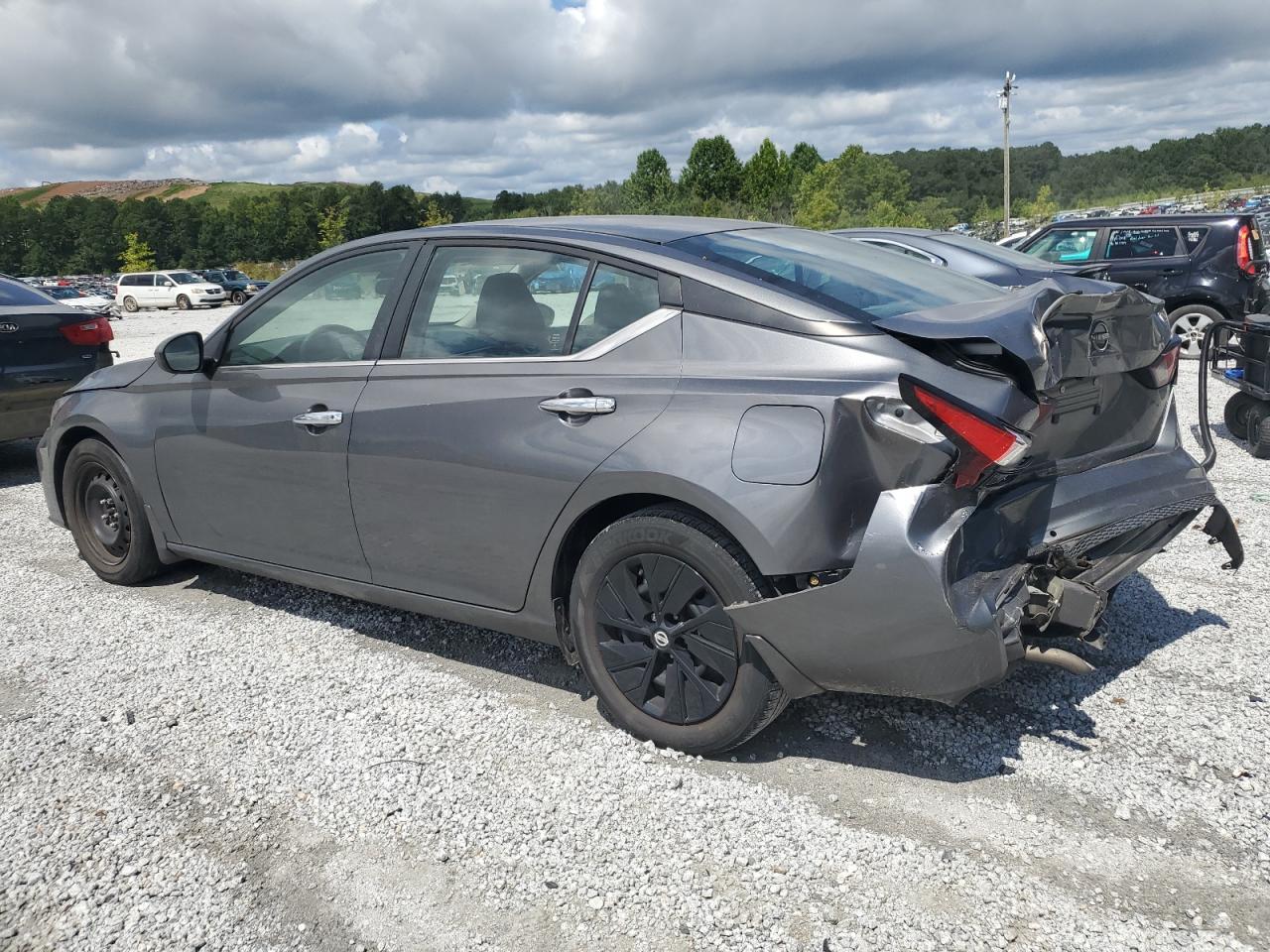 2023 Nissan Altima S - Image 2
