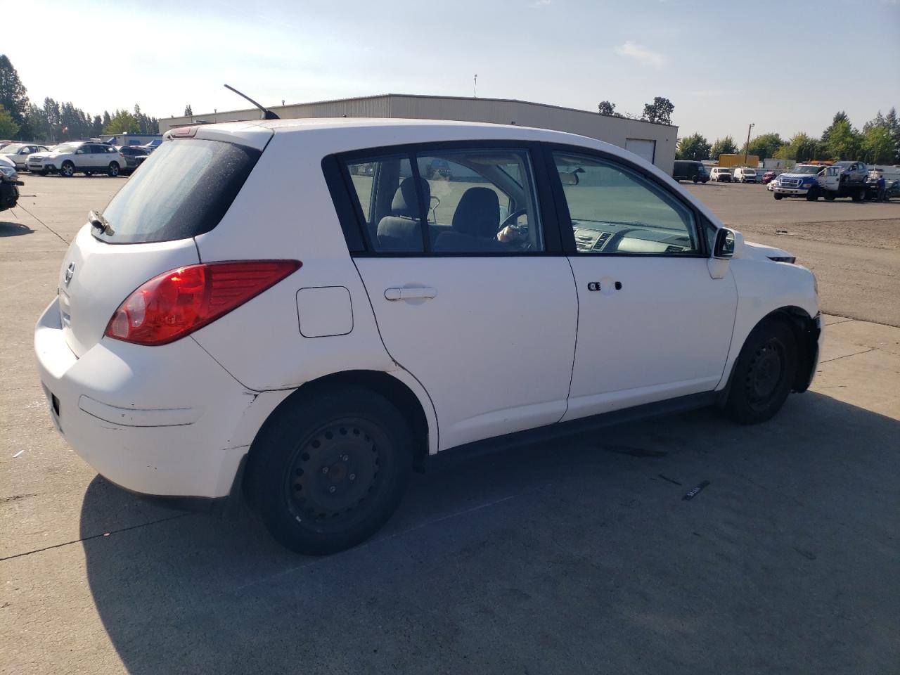 2009 Nissan Versa S - Фото 3