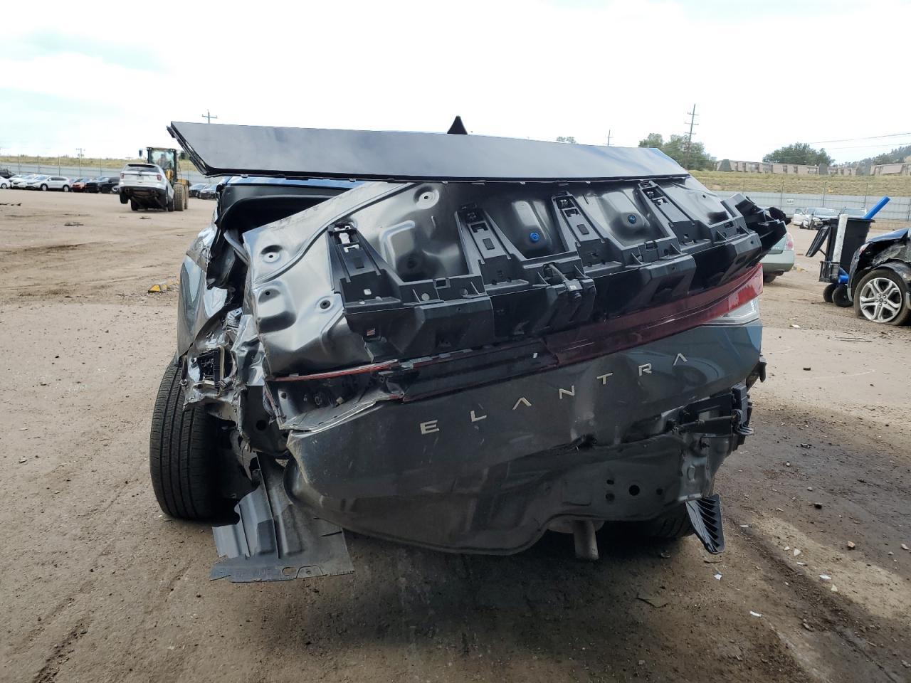 2024 Hyundai Elantra Se - Image 6