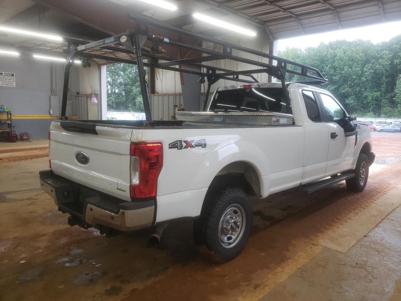 2019 Ford F250 Super Duty - Фото 3