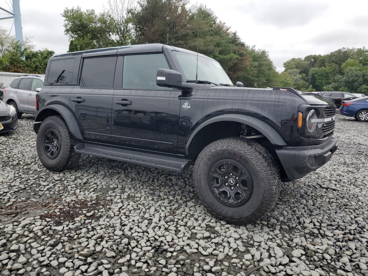 2025 Ford Bronco Outer Banks - Image 4