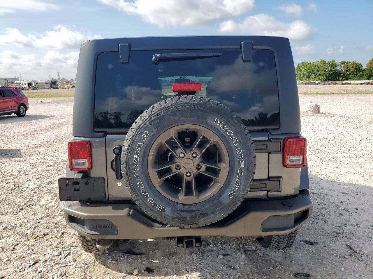 2016 Jeep Wrangler Unlimited Sahara - Фото 6