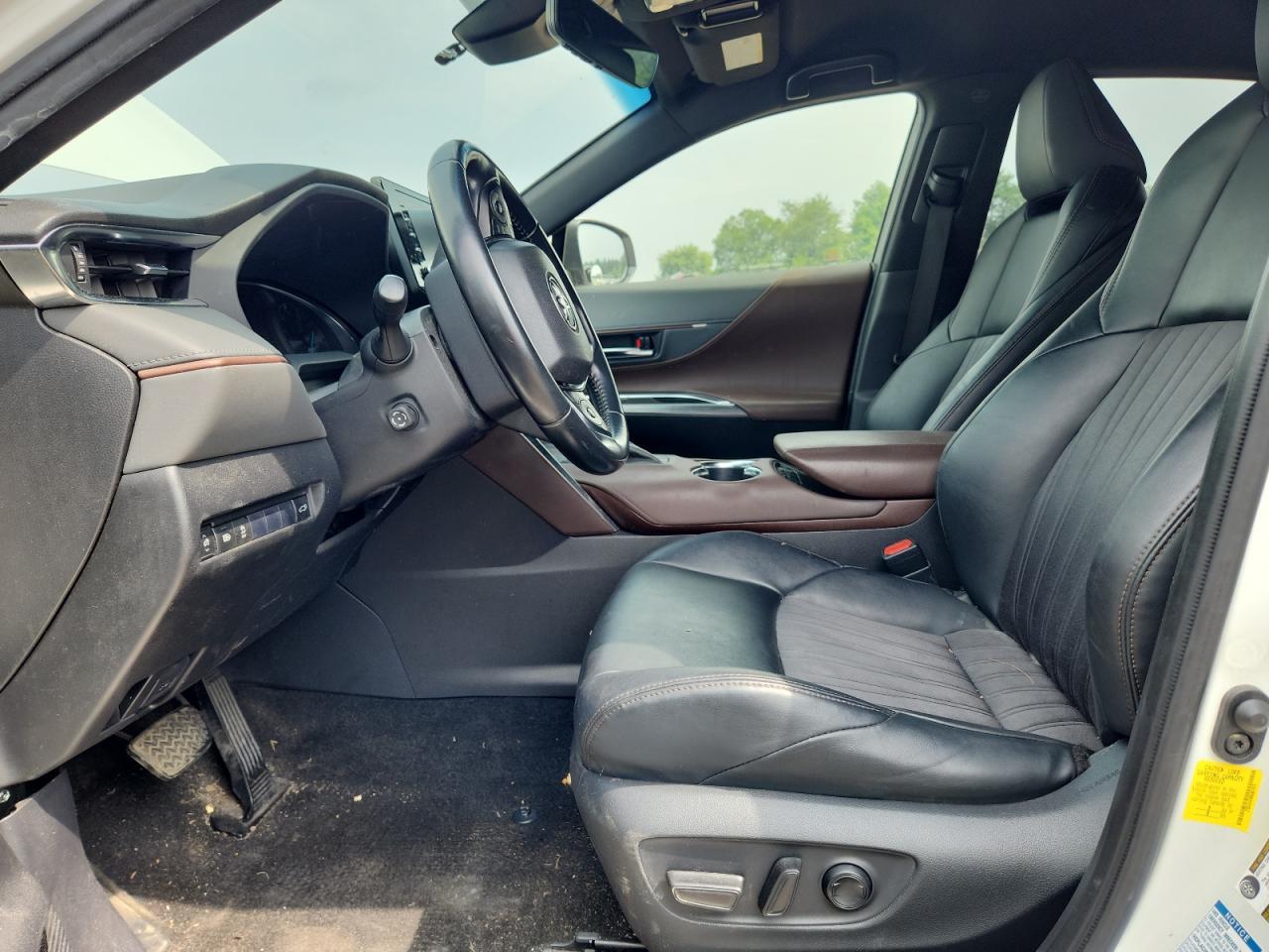 2021 Toyota Venza Le - Image 7