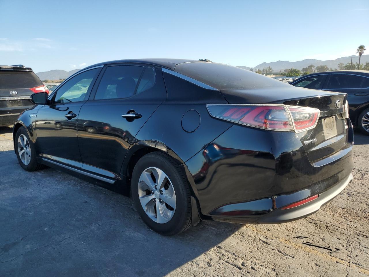 2015 Kia Optima Hybrid - Image 2