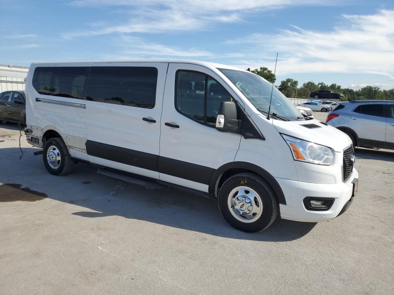 2022 Ford Transit T-350 - Image 4