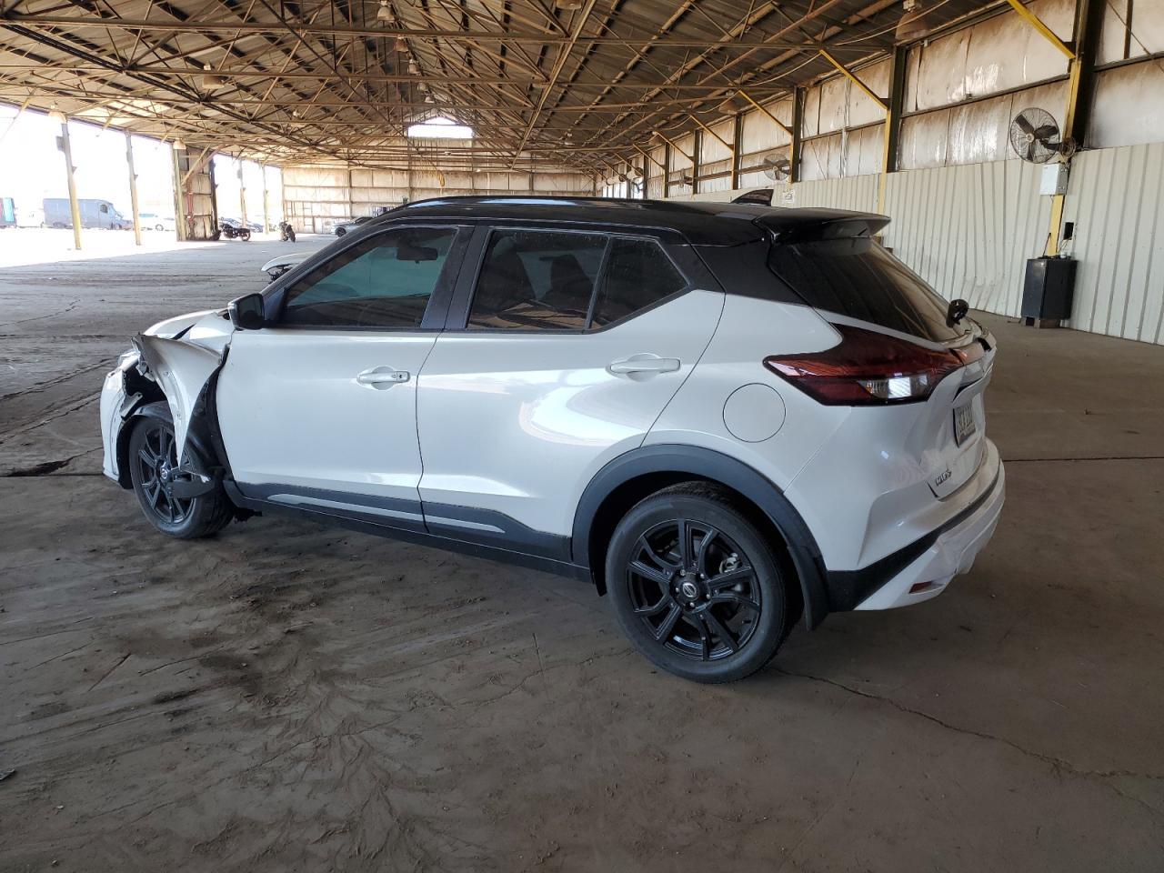 2021 Nissan Kicks Sr - Фото 2