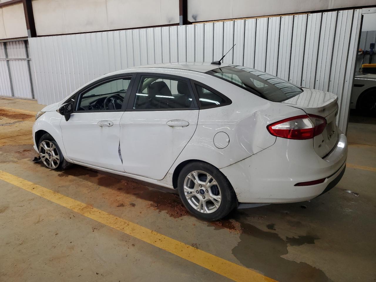 2014 Ford Fiesta Se - Фото 2