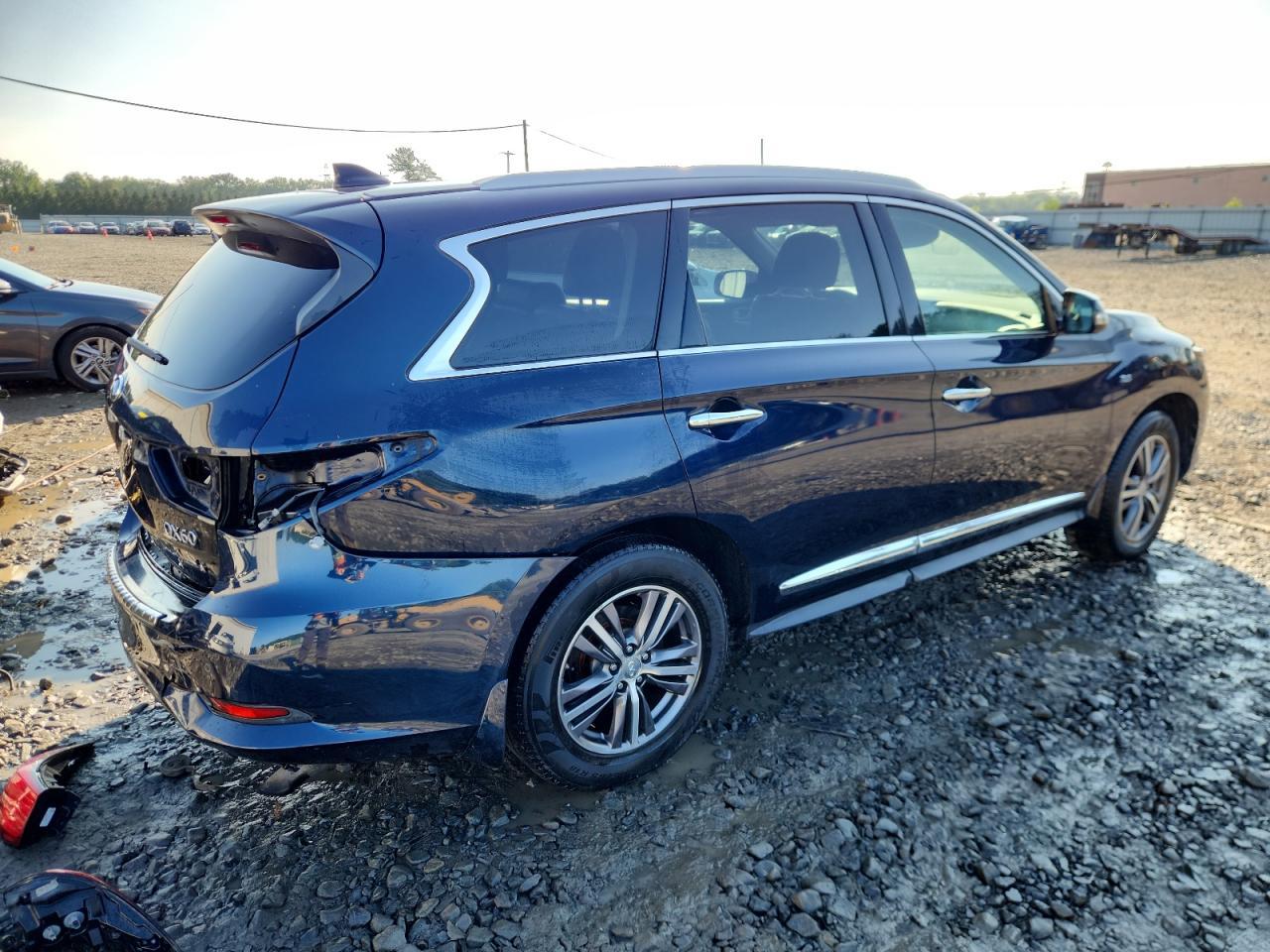 2017 Infiniti Qx60 - Image 3