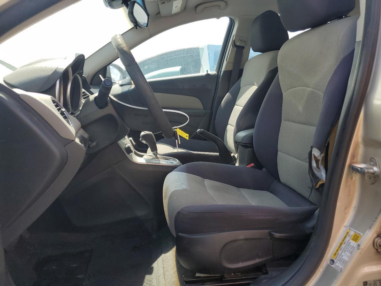 2014 Chevrolet Cruze Ls - Image 7
