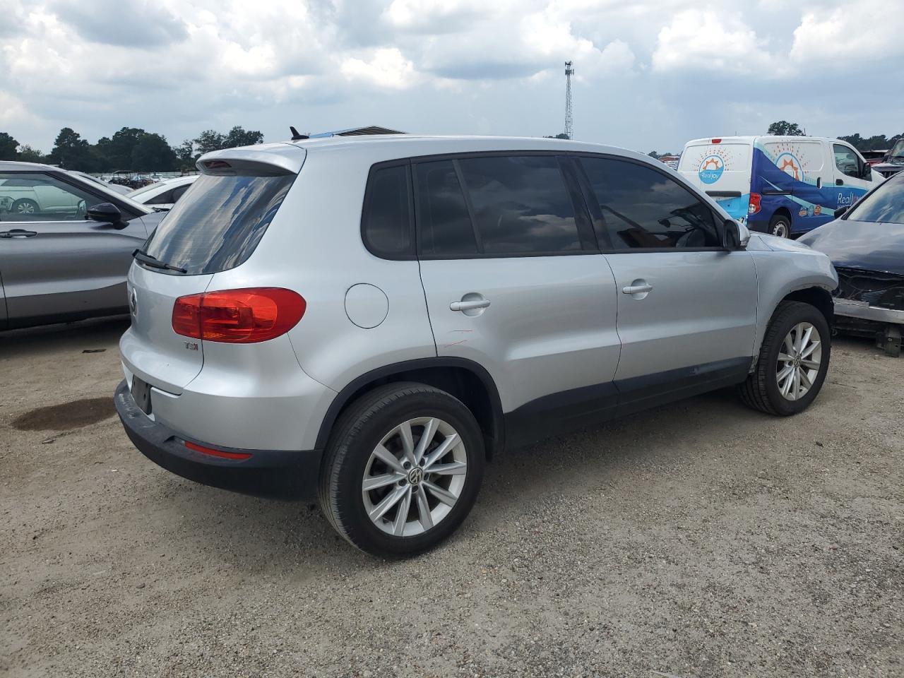 2018 Volkswagen Tiguan Limited - Image 3
