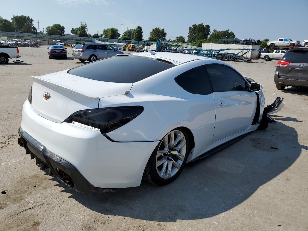 2015 Hyundai Genesis Coupe 3.8L - Фото 3
