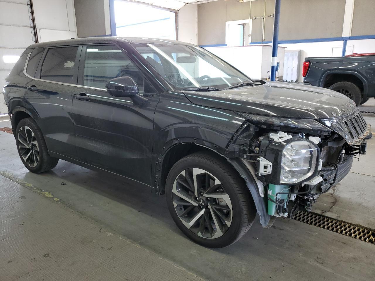 2024 Mitsubishi Outlander Se - Image 4