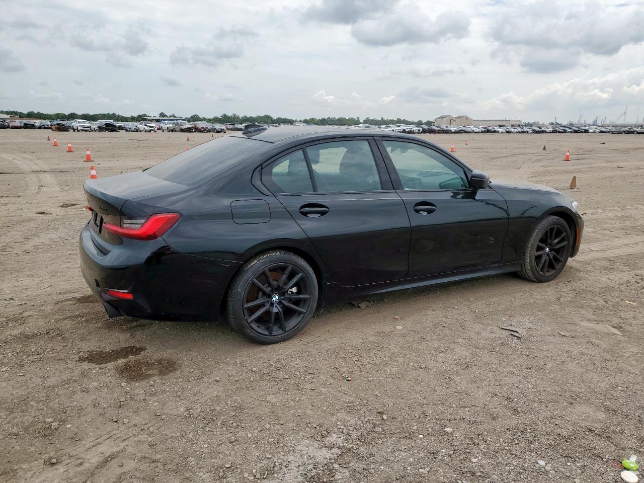 2019 BMW 330I - Фото 3