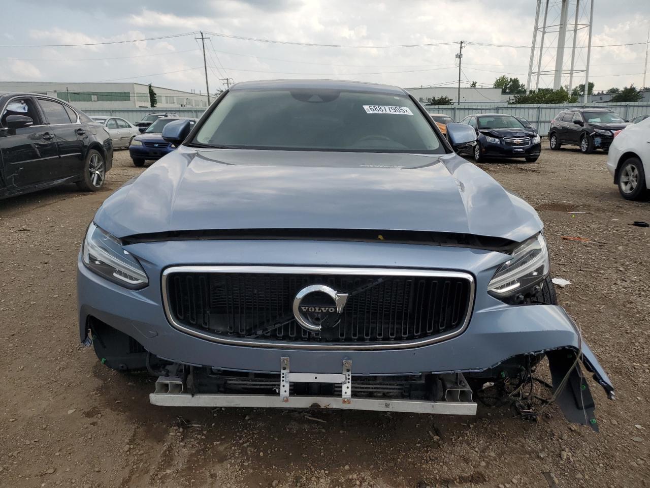 2017 Volvo S90 T6 Momentum - Image 5