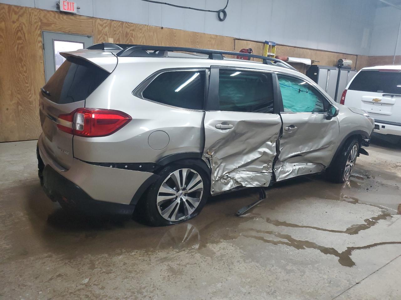 2020 Subaru Ascent Premium - Фото 3