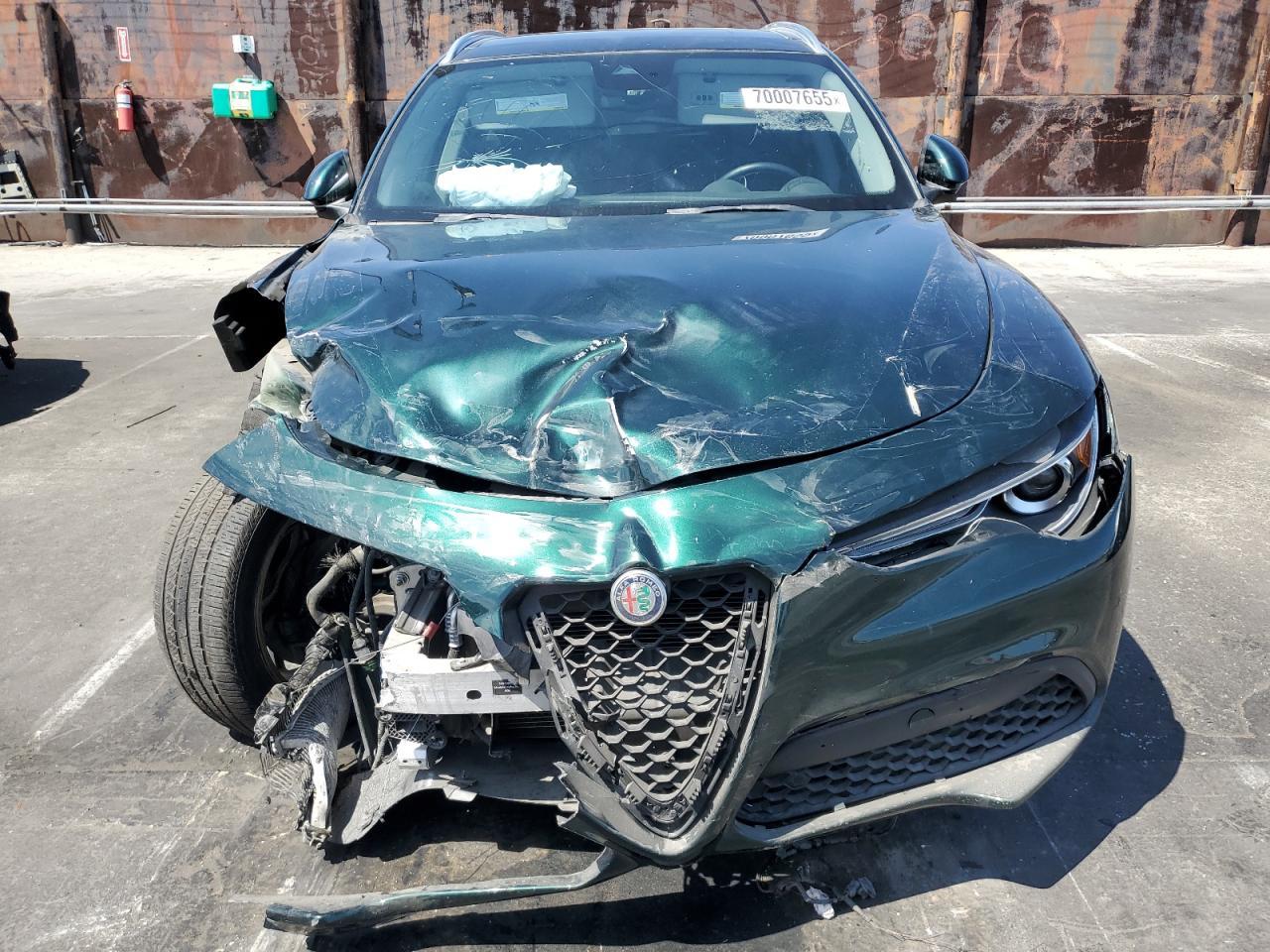 2021 Alfa Romeo Stelvio Ti - Image 5