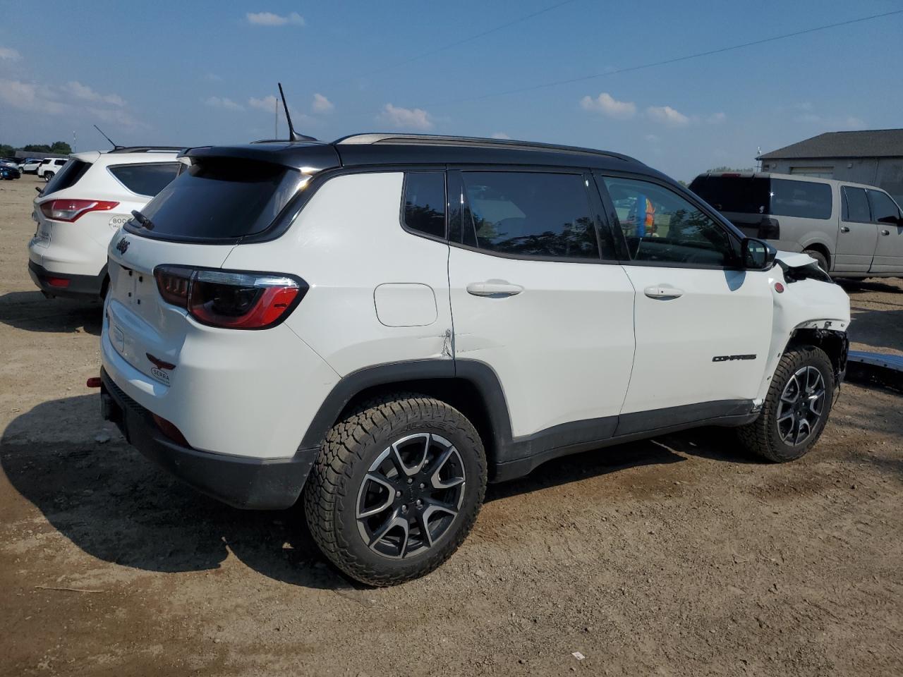 2024 Jeep Compass Trailhawk - Image 3