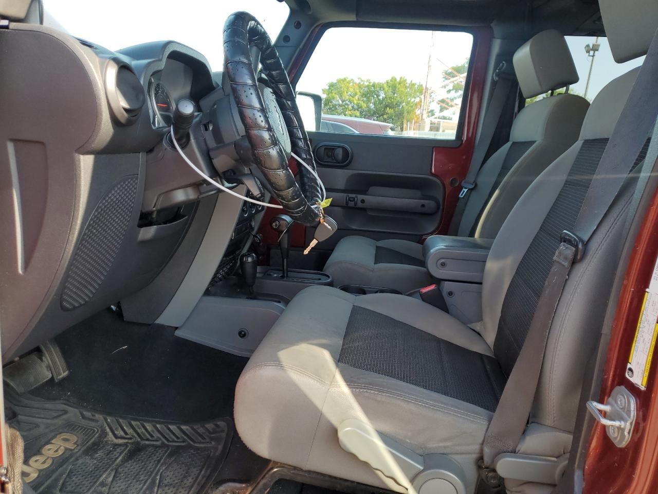 2010 Jeep Wrangler Unlimited Sport - Image 7